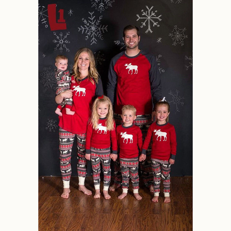 Christmas kiss print family pajamas