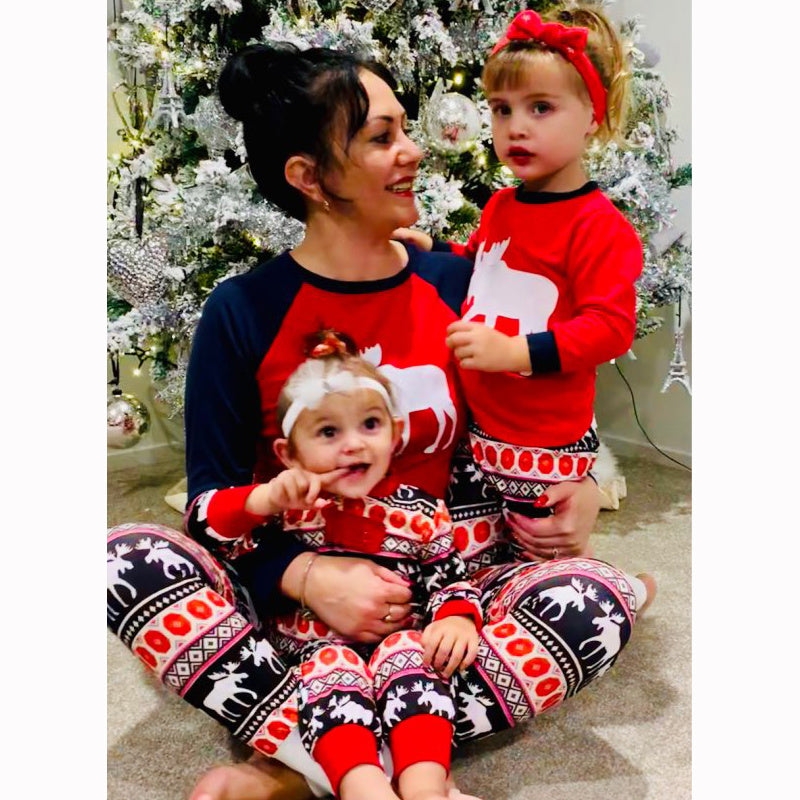 Christmas kiss print family pajamas